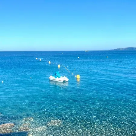 Calme 200m De La Hotel